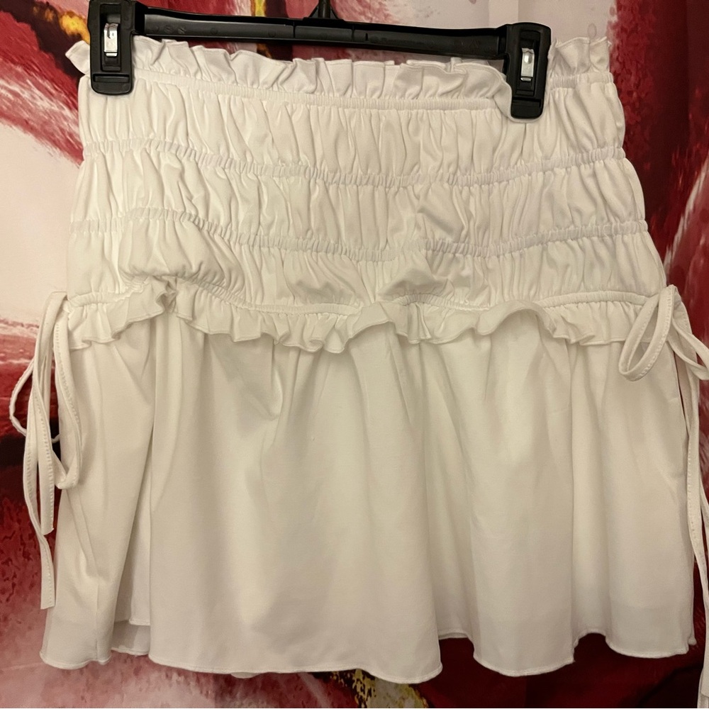 White Ruched Mini Skirt - Picture 4 of 4